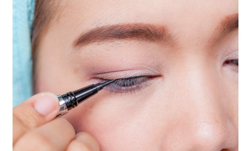 Lach nikkel appel 10 eyeliner fouten die je beter kunt vermijden | EstheticHealth